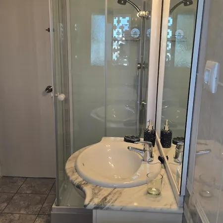 La Goleta 1 * دينايا